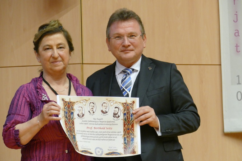 Verleihung der Ehrenmitgliedschaft in der Ungarischen Ophthalmologischen Gesellschaft (Hungarian Society for Ophthalmology) an Herrn Prof. Dr. Berthold Seitz